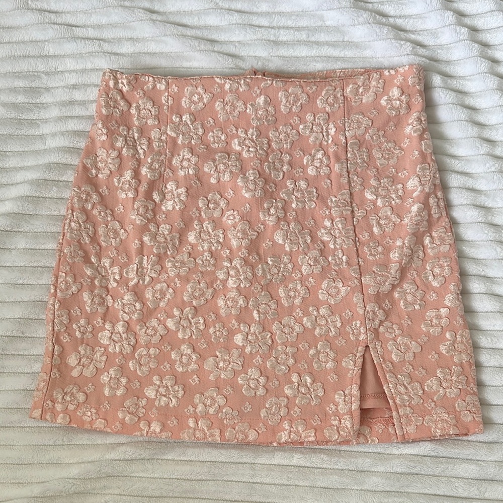 Wild Fable Pink Mini Pencil Skirt with Slit and Embellishments